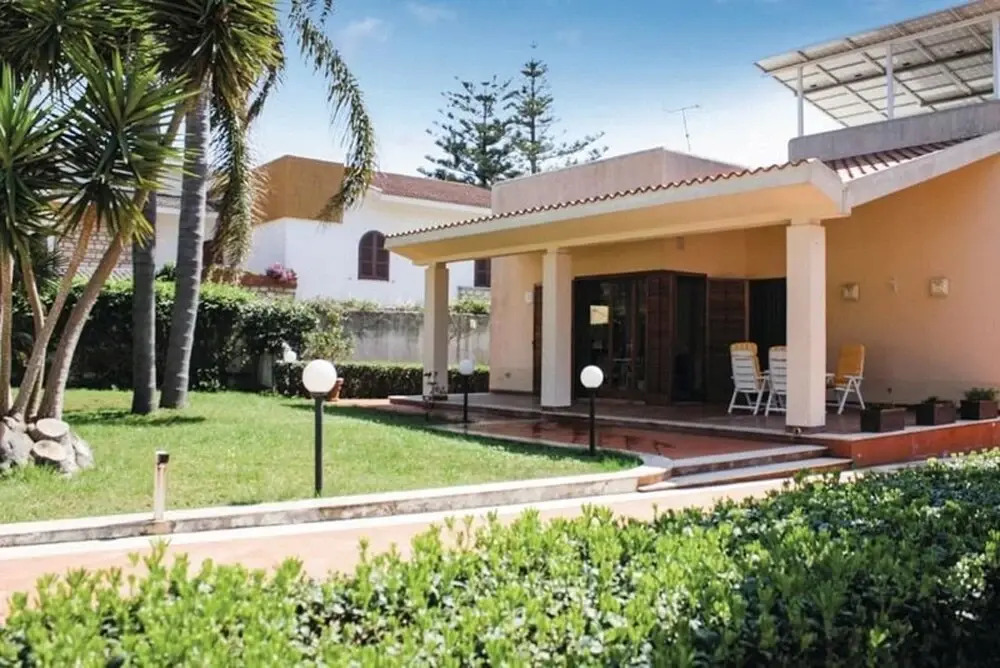 Villa With 2 Bedrooms In Mazara Del Vallo With Enclosed Garden And Wifi Near The Beach