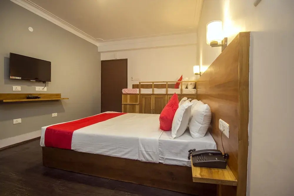 Silver Wood By OYO Rooms