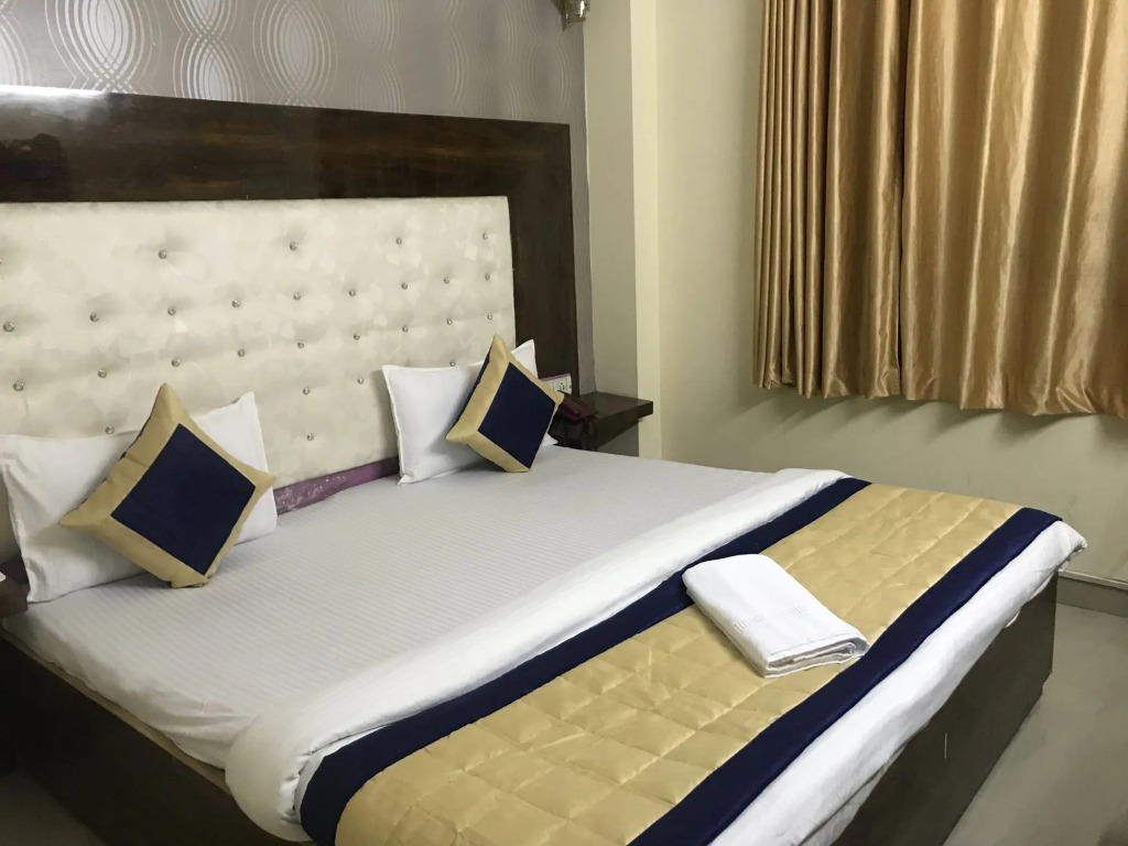 Hotel Aamantran Inn