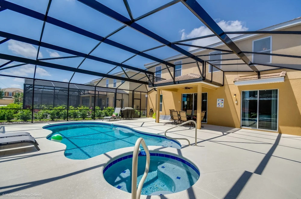 H5294 Ultimate 6 Bedroom 5 Bathroom Home With Pool