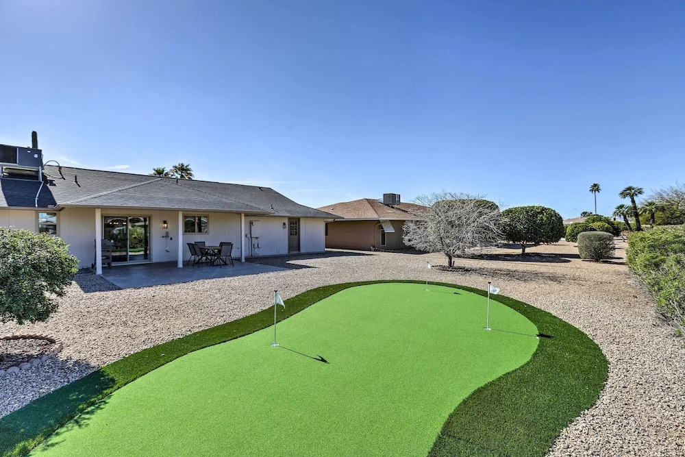 Putting Green, Grill: Home in Sun City West
