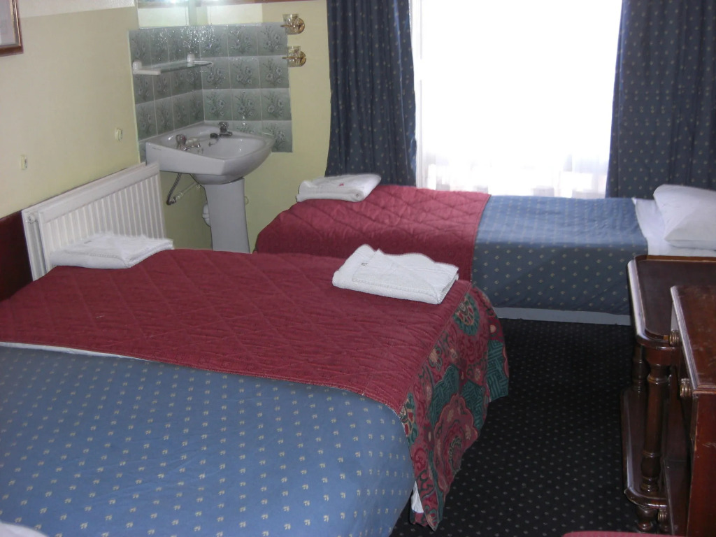 Albany Hotel