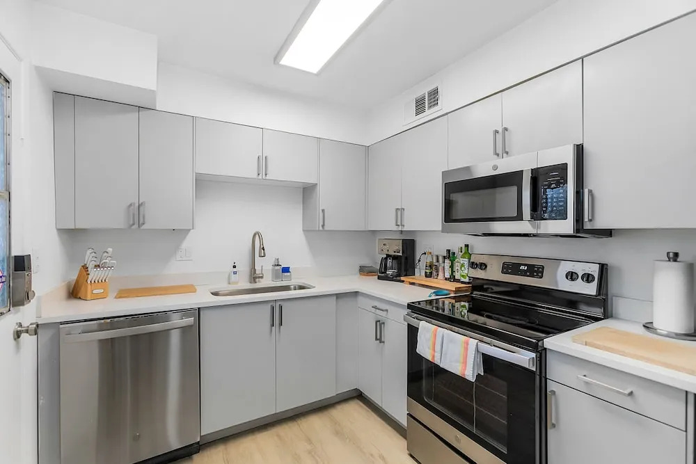 Citrus Blossom 1BR Condo with Pool