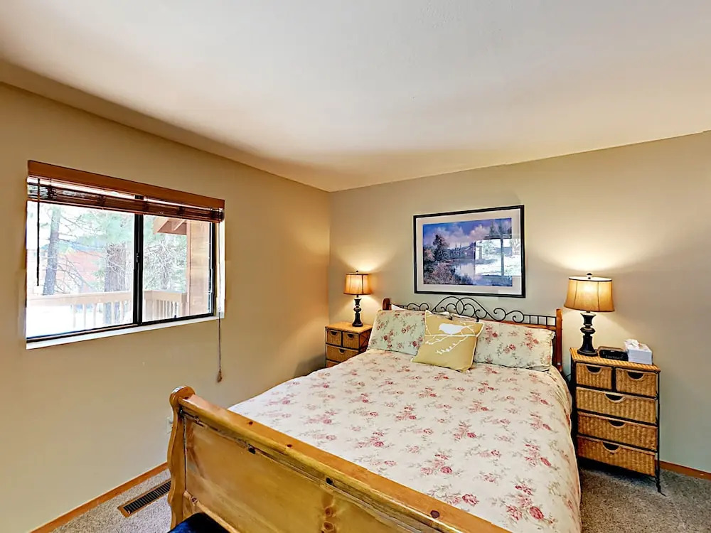 4BR 3BA Tahoe Donner House by RedAwning