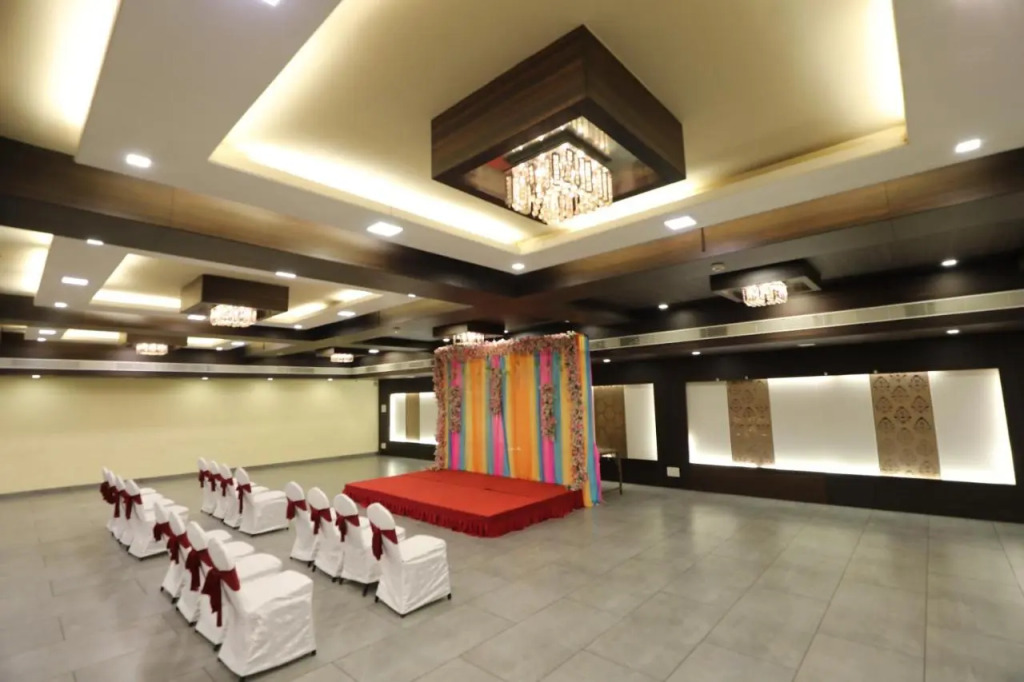 Hotel Shagun Rooms & Banquet, Surat