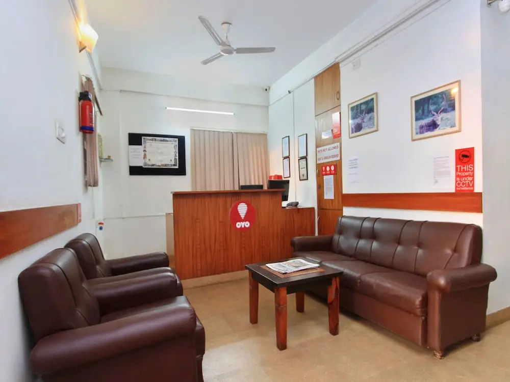OYO 1356 Hotel Gokulam Compact