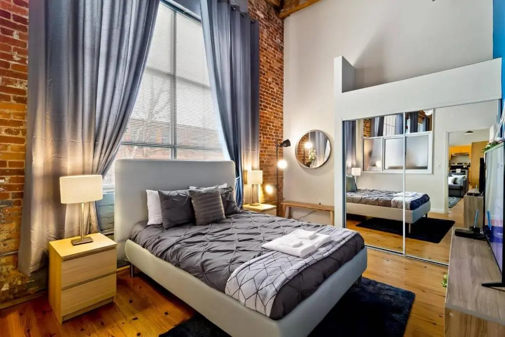 Trifecta Historic Brick 2BR Getaway Superhost