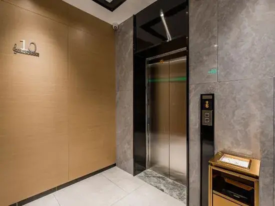 You+ Hotel (Wuhan East Railway Station Metro Station, Guanggu, Hubei No.2 Normal University)