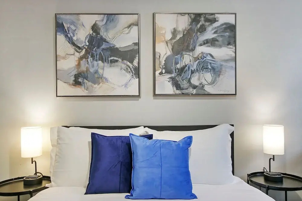 Chic 2BR Apt - Roscoe 1