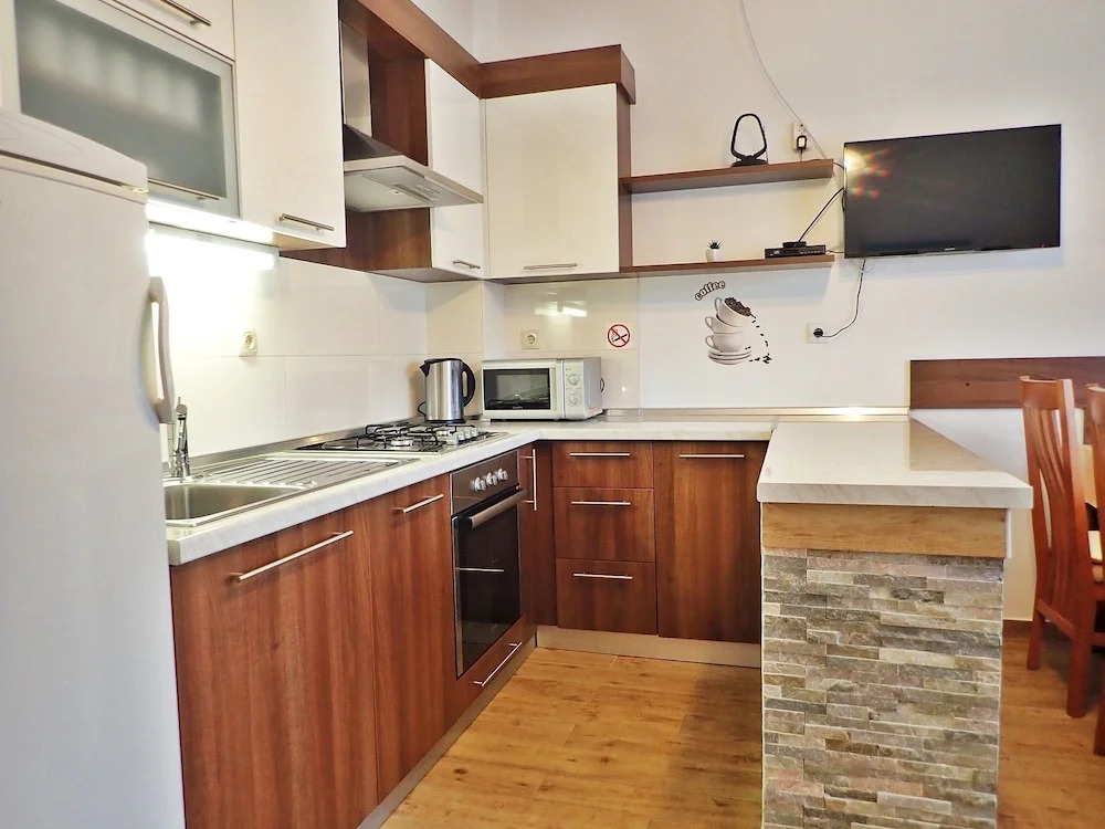Apartments Sidro-by the sea