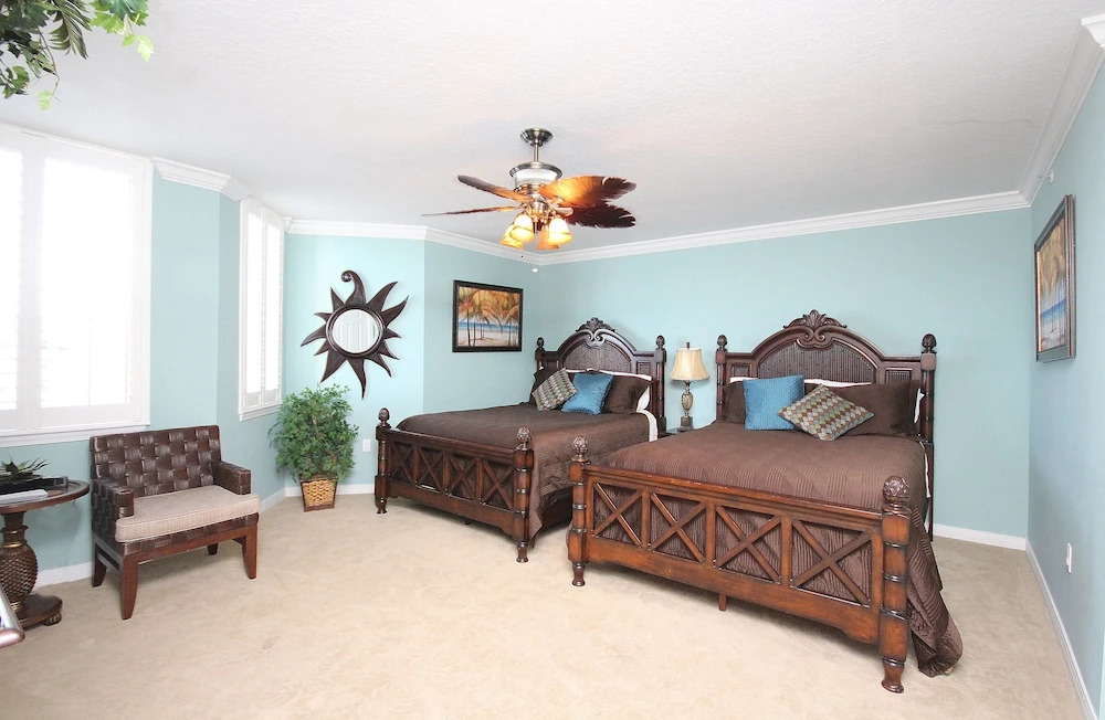 Heron 603 - 3 Br condo by RedAwning