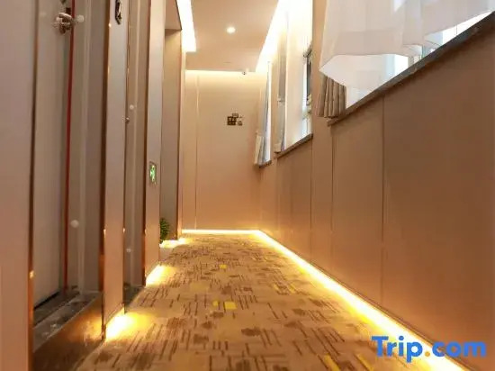 Pengyu E-Sports Hotel (Majuqiao)