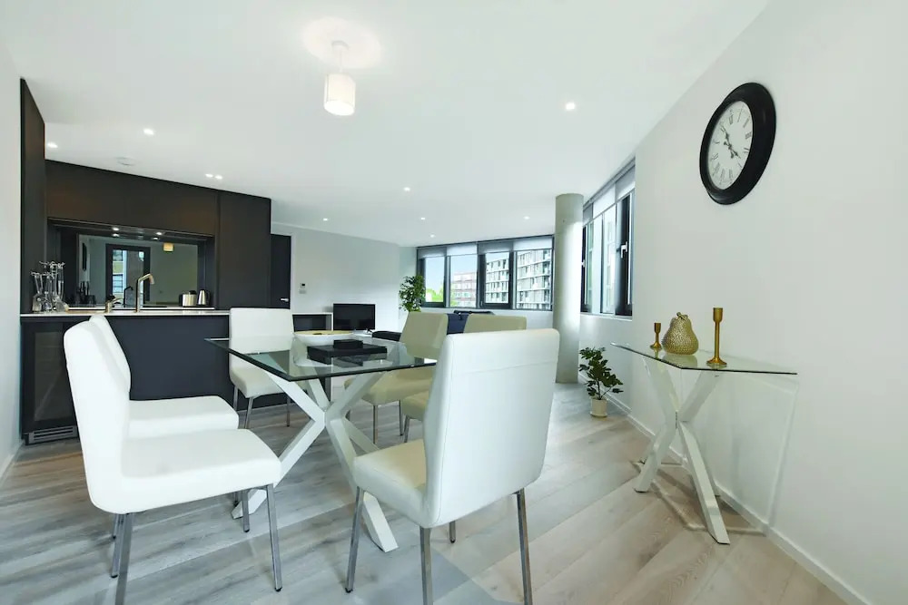 Hoxton Apartments by Mysquare