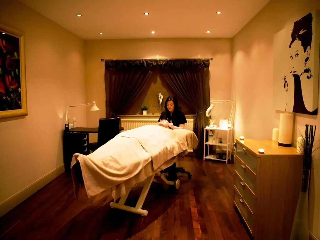 The Popinjay Hotel