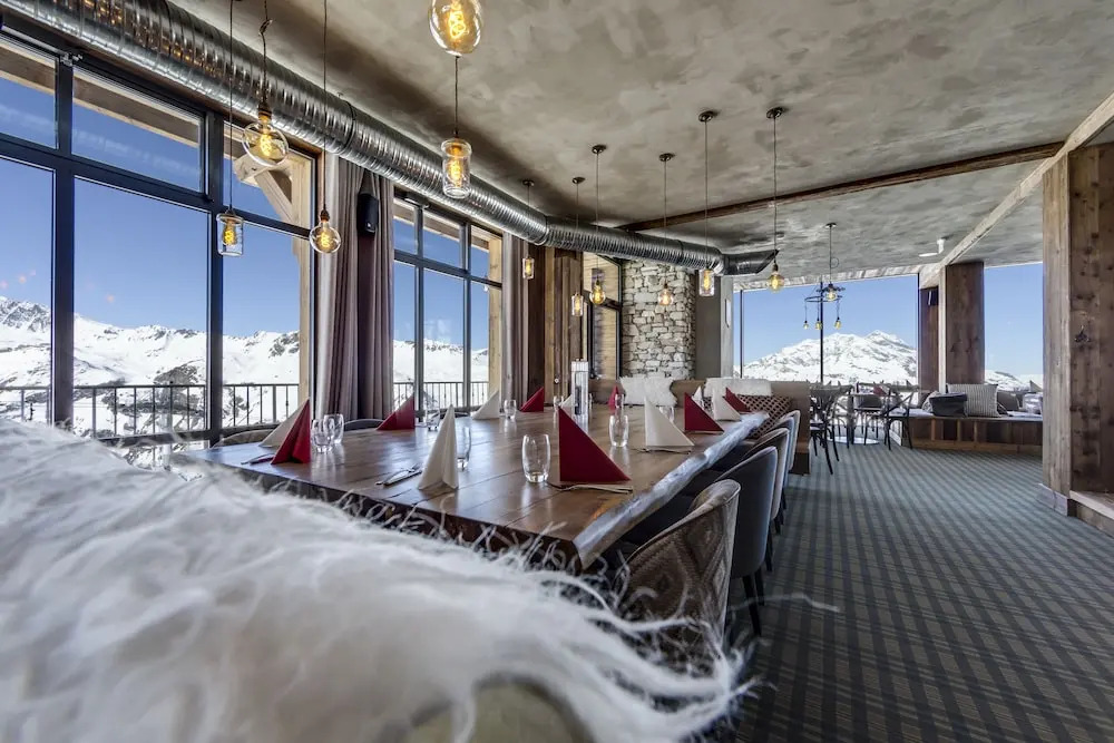 Luxury 8 bedrooms apartment, 380 sq.m. at 2551m. altitude