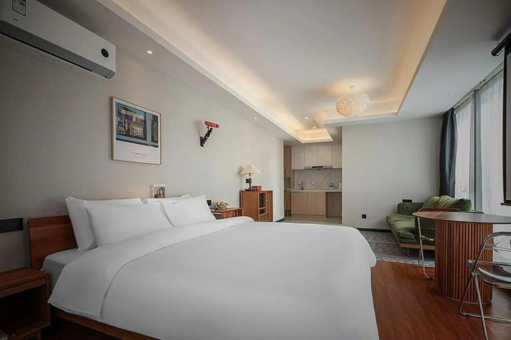 Punk Ballet INS Hotel (Suzhou High-speed Railway North Station)