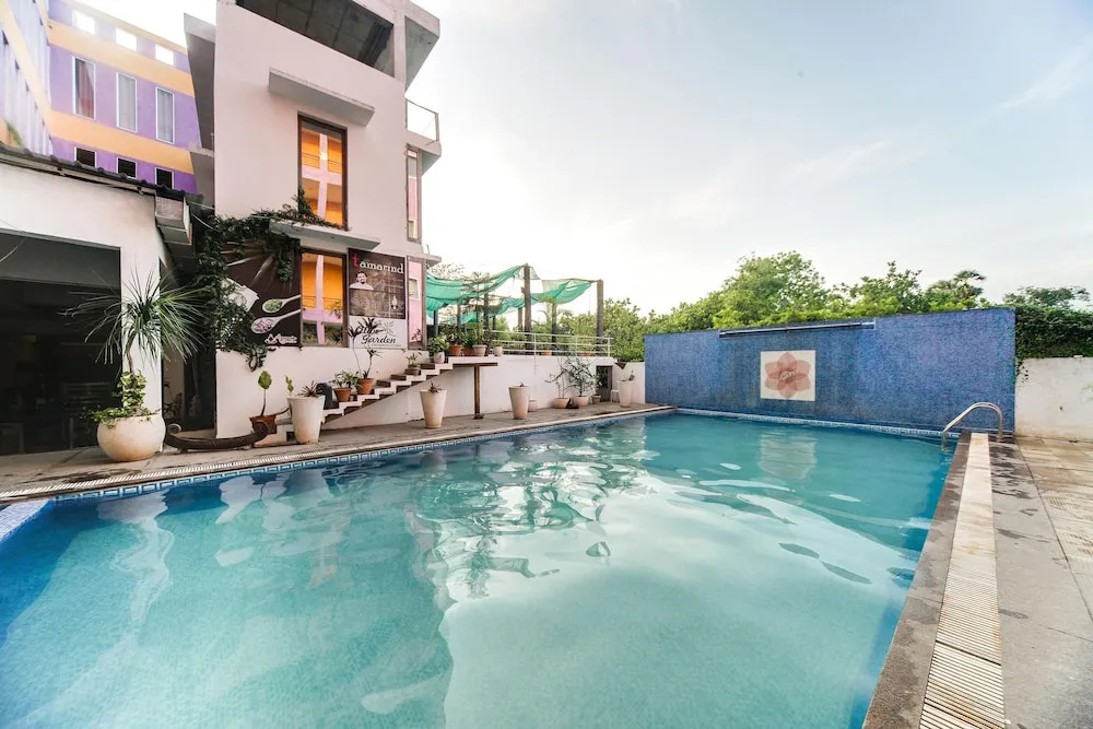 OYO 43665 Purple Resort