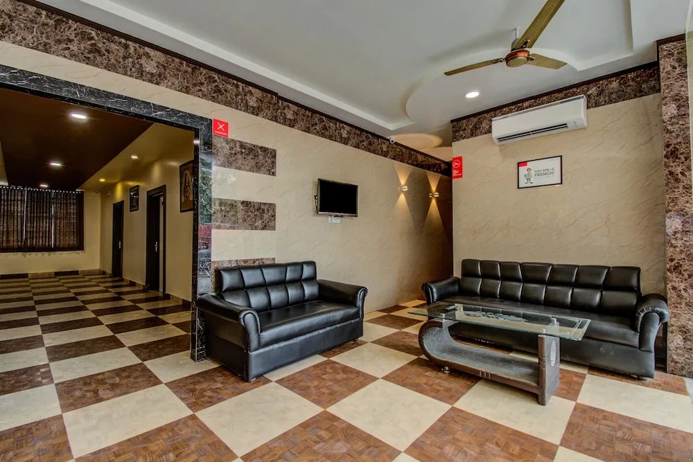 Capital O 16579 Hotel Dream Palace