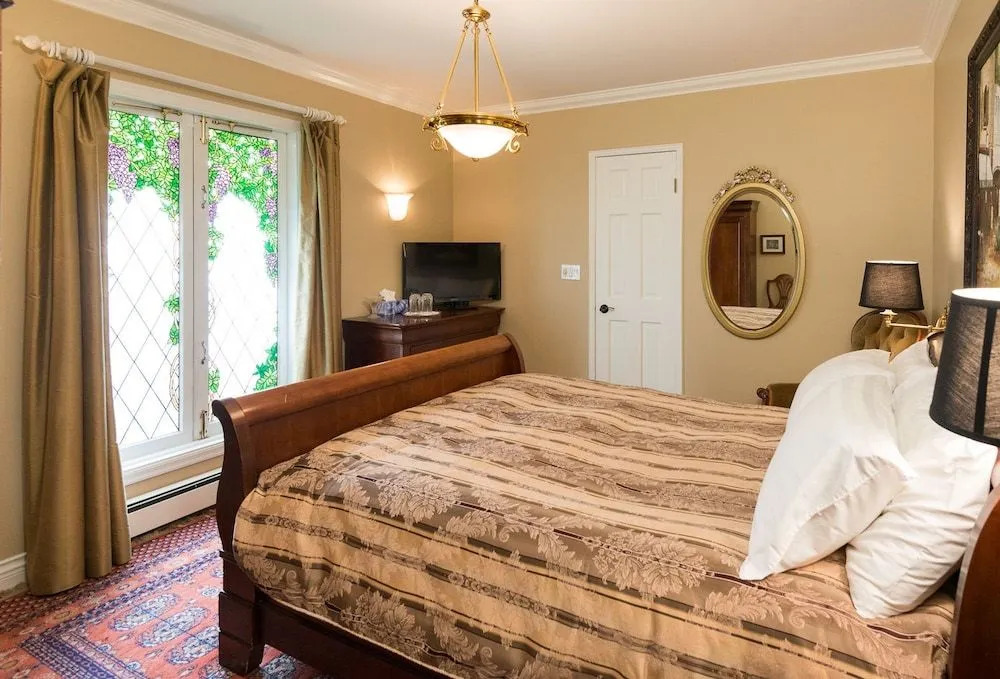English Bay Inn Bed and Breakfast