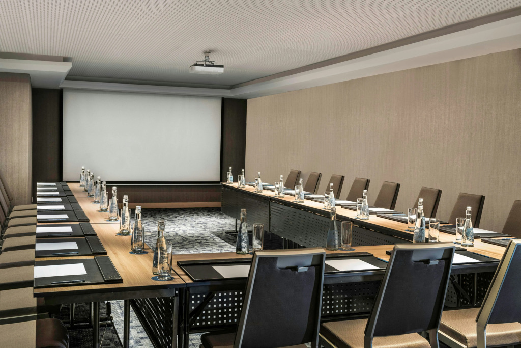 Four Points by Sheraton Surabaya, Tunjungan Plaza