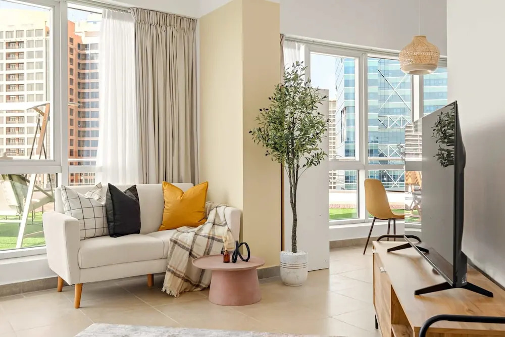 Silkhaus Large Studio Madison Res High Floor