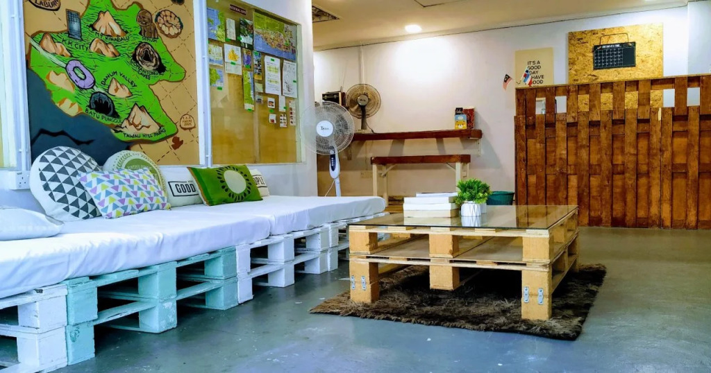 Get Inn Backpackers