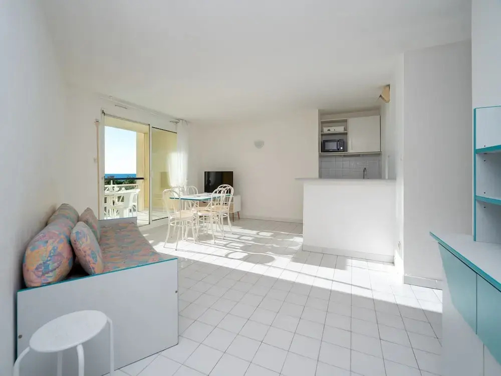 Retreat for 8 With Shared Pool