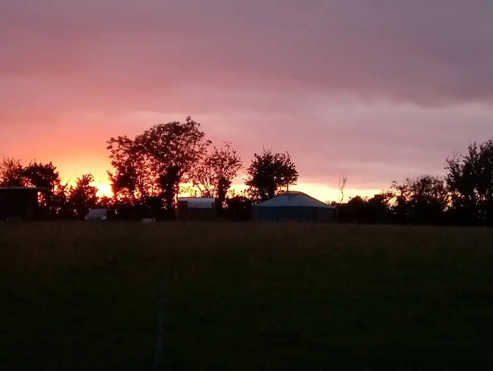 Beautiful Rural Yurt with Wood Fired hot tub