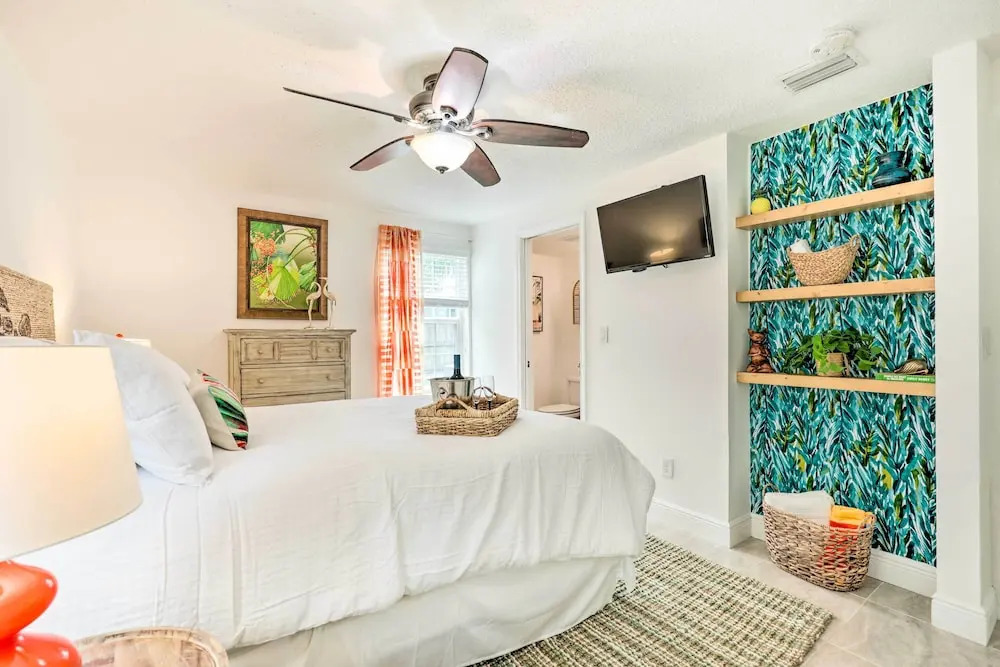 St Augustine Apt w/ Hot Tub Access ~ 1 Mi to Beach