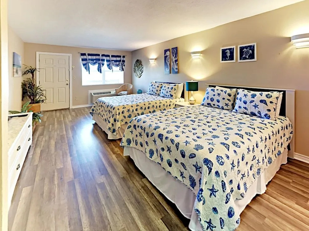 131 Sea Breeze 1 Bedroom 1 Bathroom Condo