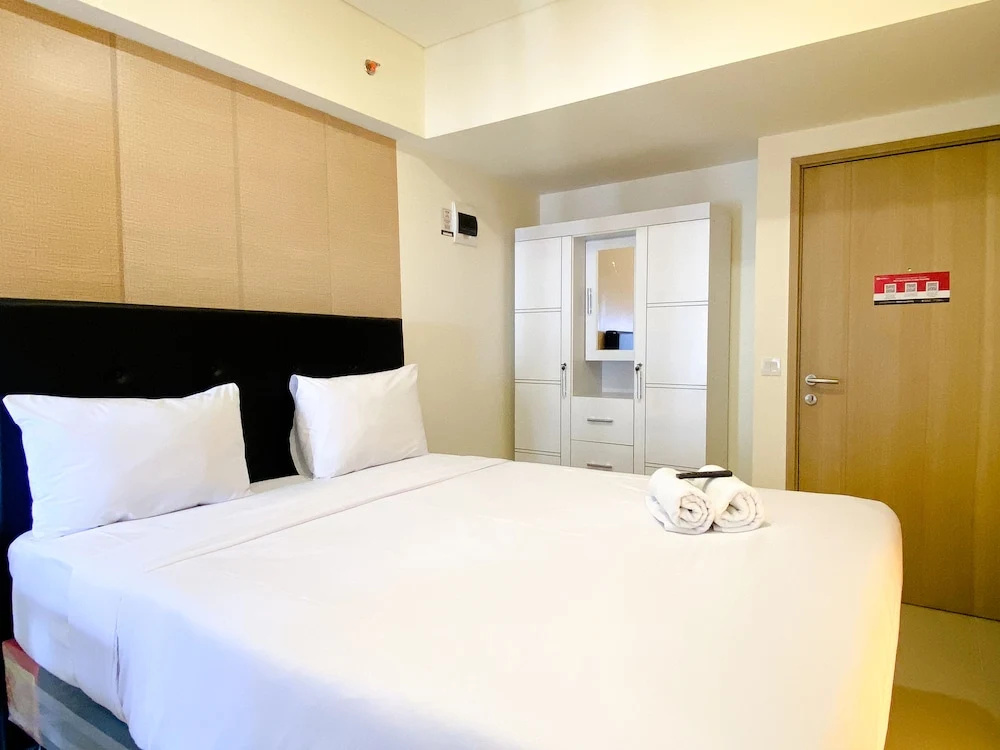 Simply Look Studio At Meikarta By Apartment Travelio