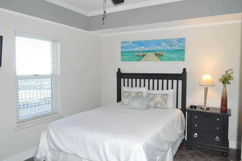 Ariel Dunes II 1803 (G) - flr18 - 2BR 2BA - (6)