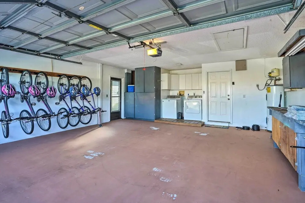 9 Mi to Dtwn Ft Myers: Cape Coral Home