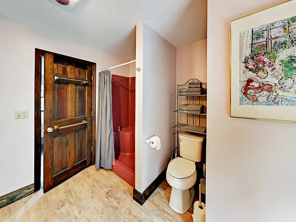 31 Rand Road Cottage 2 Bedrooms 2 Bathrooms Cottage