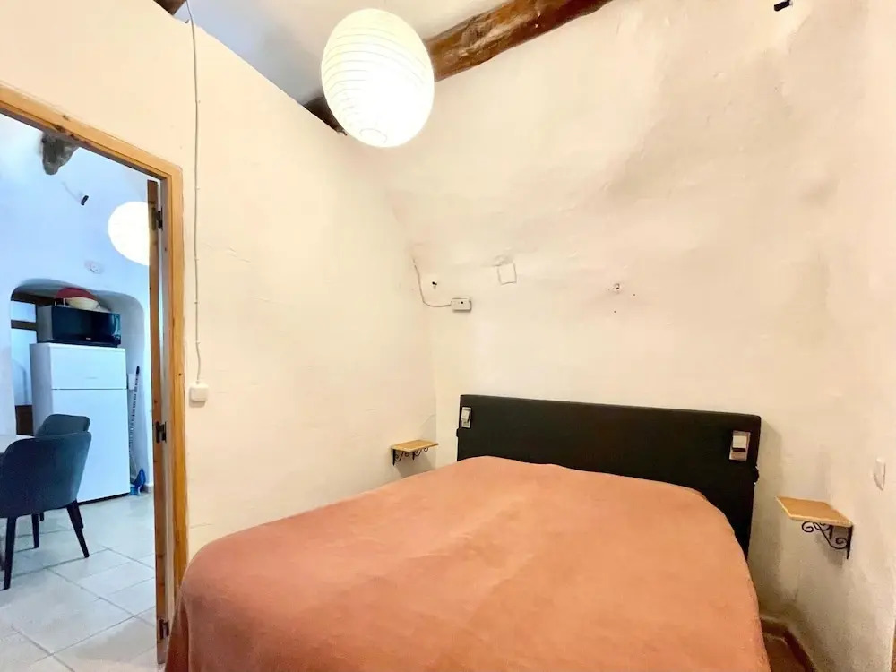 Cave House in Cullar Near Historic Centre