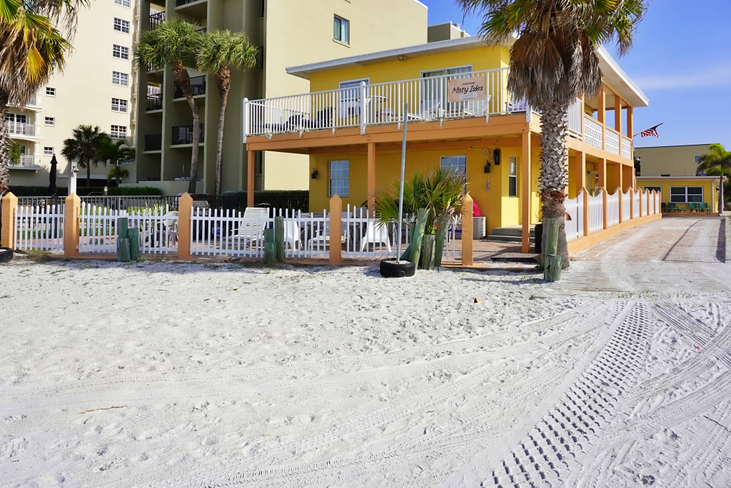 Misty Isles Redington Beachfront Suites 1 and 2