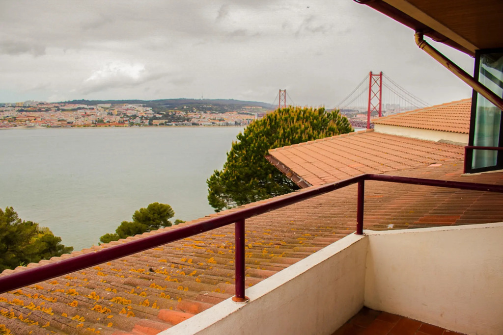 HI Almada - Pousada de Juventude