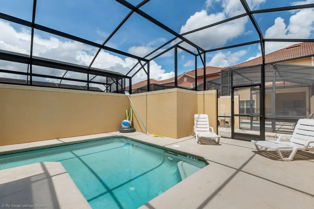 A Stylish Paradise Palms Town Home -close to Disney! 4bd/3ba -4pp971