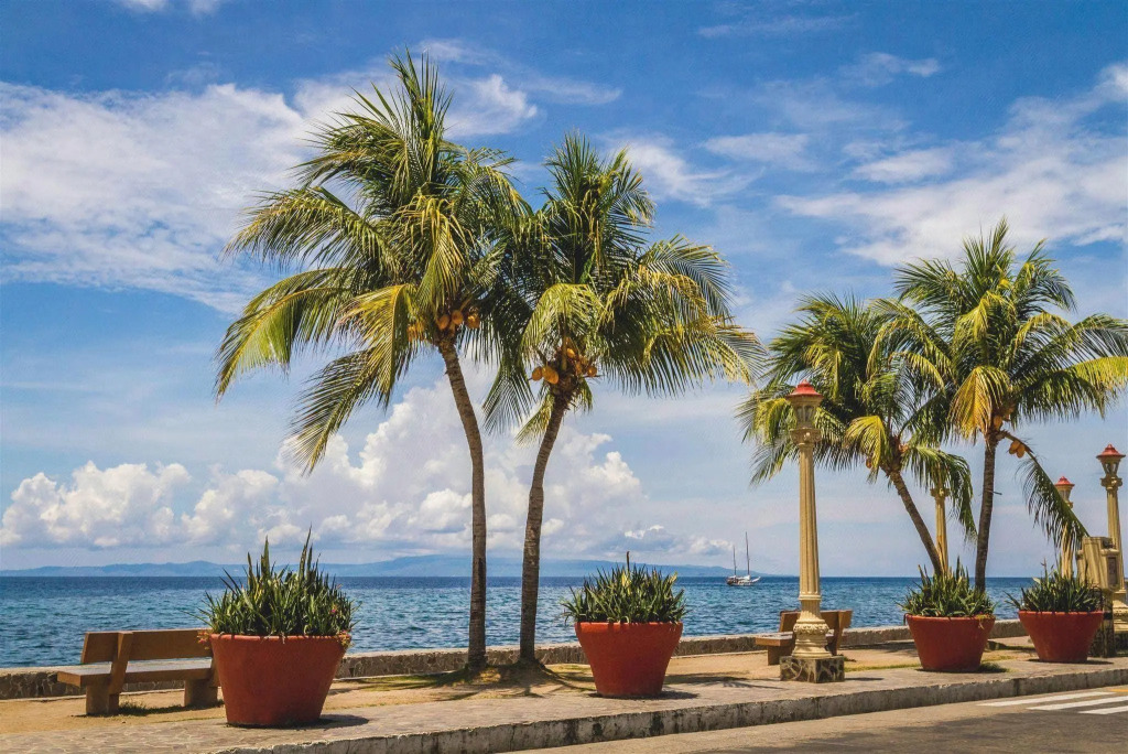 Plaza Maria Luisa Suites Inn