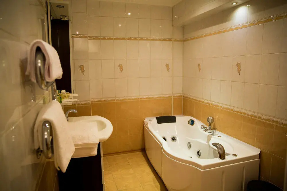 City Hotel