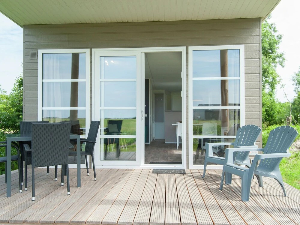 Lovely Chalet With Covered Terrace, Close to the North Sea