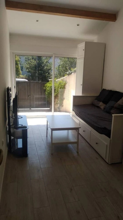 Studio in Marseille, With Pool Access, Enclosed Garden and Wifi - 11 km From the Beach