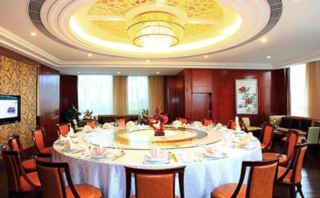 Golden Eagle Summit Hotel