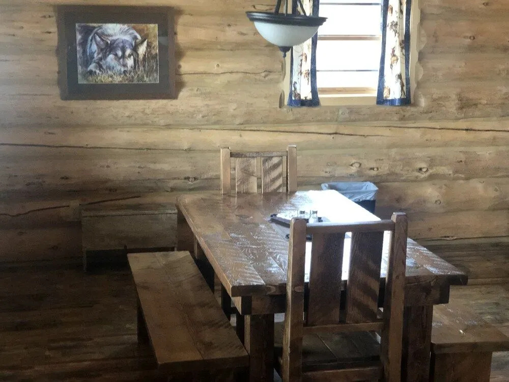 Roosevelt Hotel & Cabins - Yellowstone