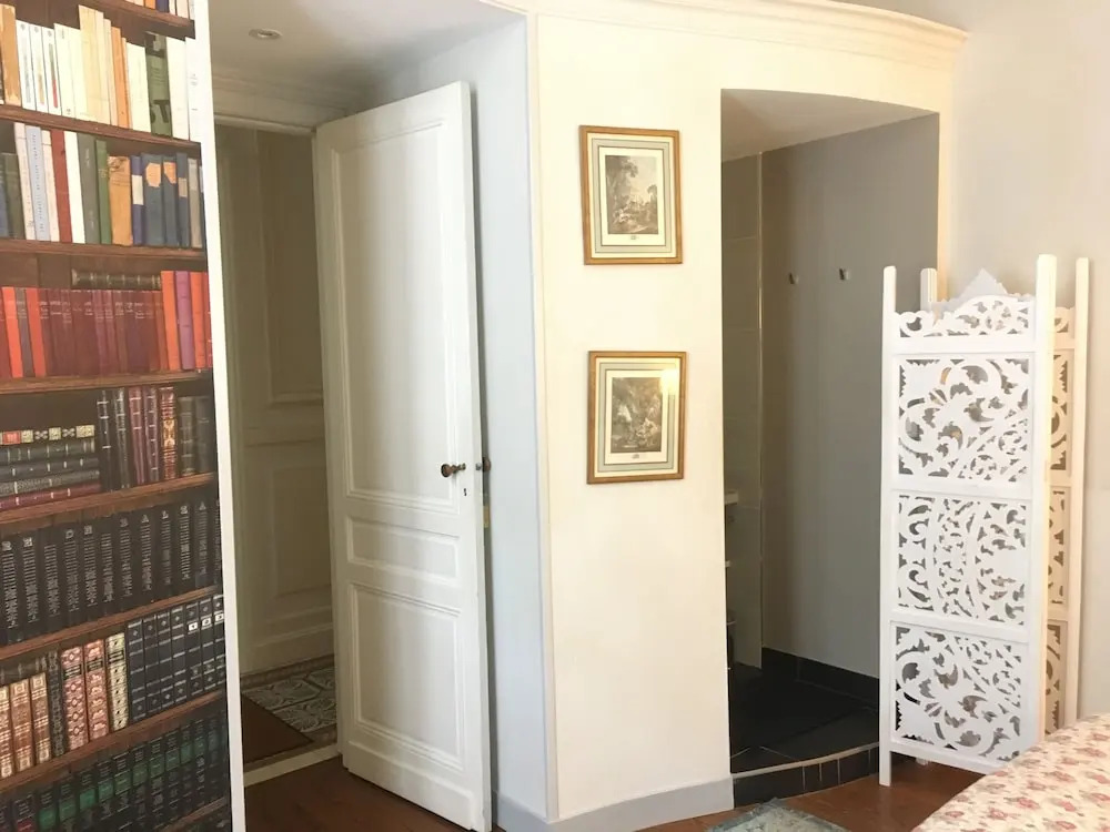 Cest une maison bleue - a blue lodge in Bordeaux