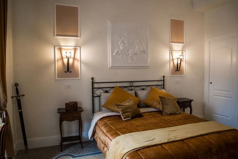 Capital Rooms