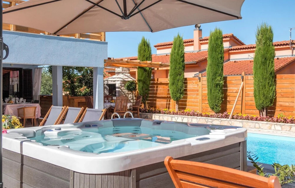Beautiful Home in Marcana With Wifi and 4 Bedrooms