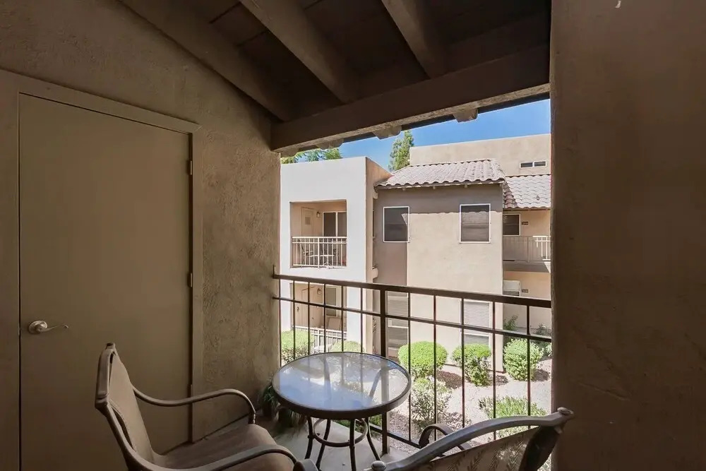 Gorgeous North Scottsdale 2 Bdrm Condo