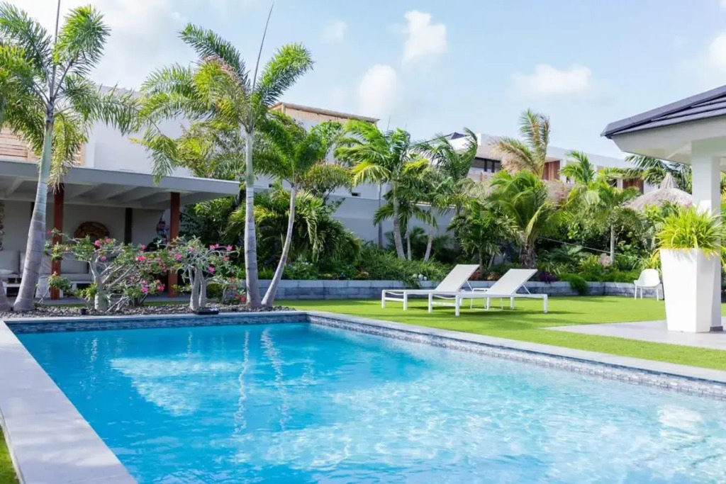 Stylish 3 Bedroom Villa With Ocean Views And Daily Maid Service