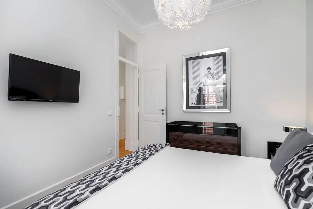 Prime Location Design Family Apartment
